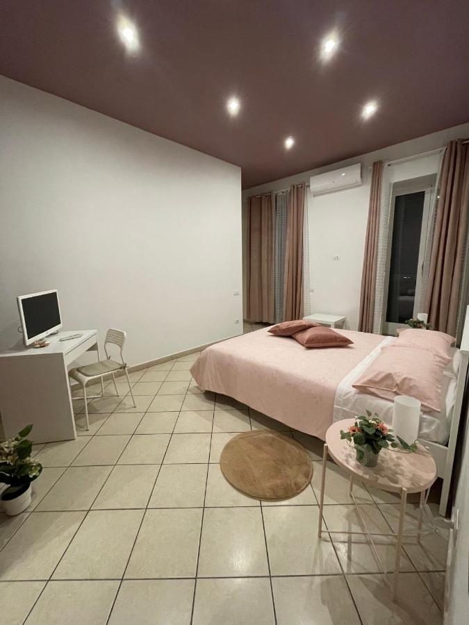 Napule E ... Hotel เนเปิลส์ ภายนอก รูปภาพ