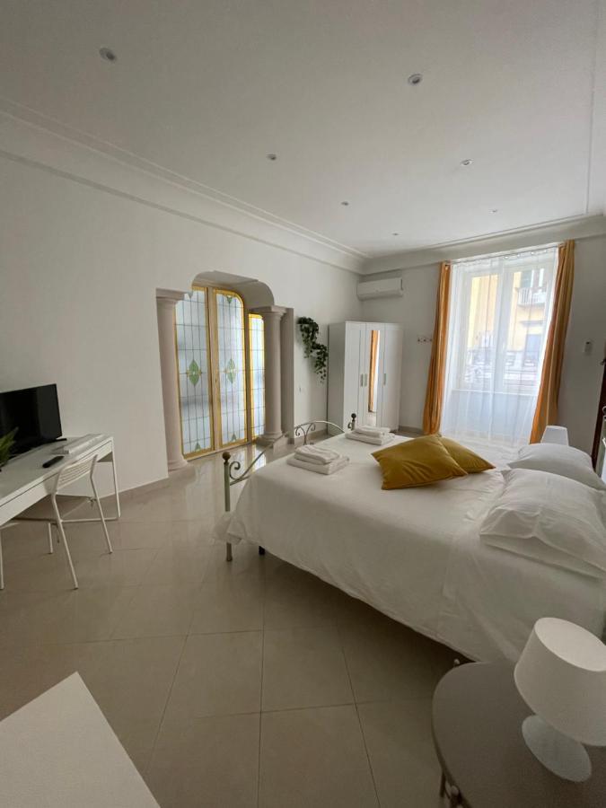 Napule E ... Hotel เนเปิลส์ ภายนอก รูปภาพ
